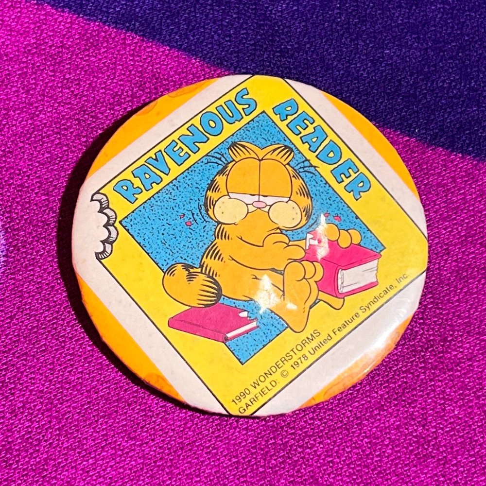 Funny Vintage Garfield Cat "Ravenous Reader" Button